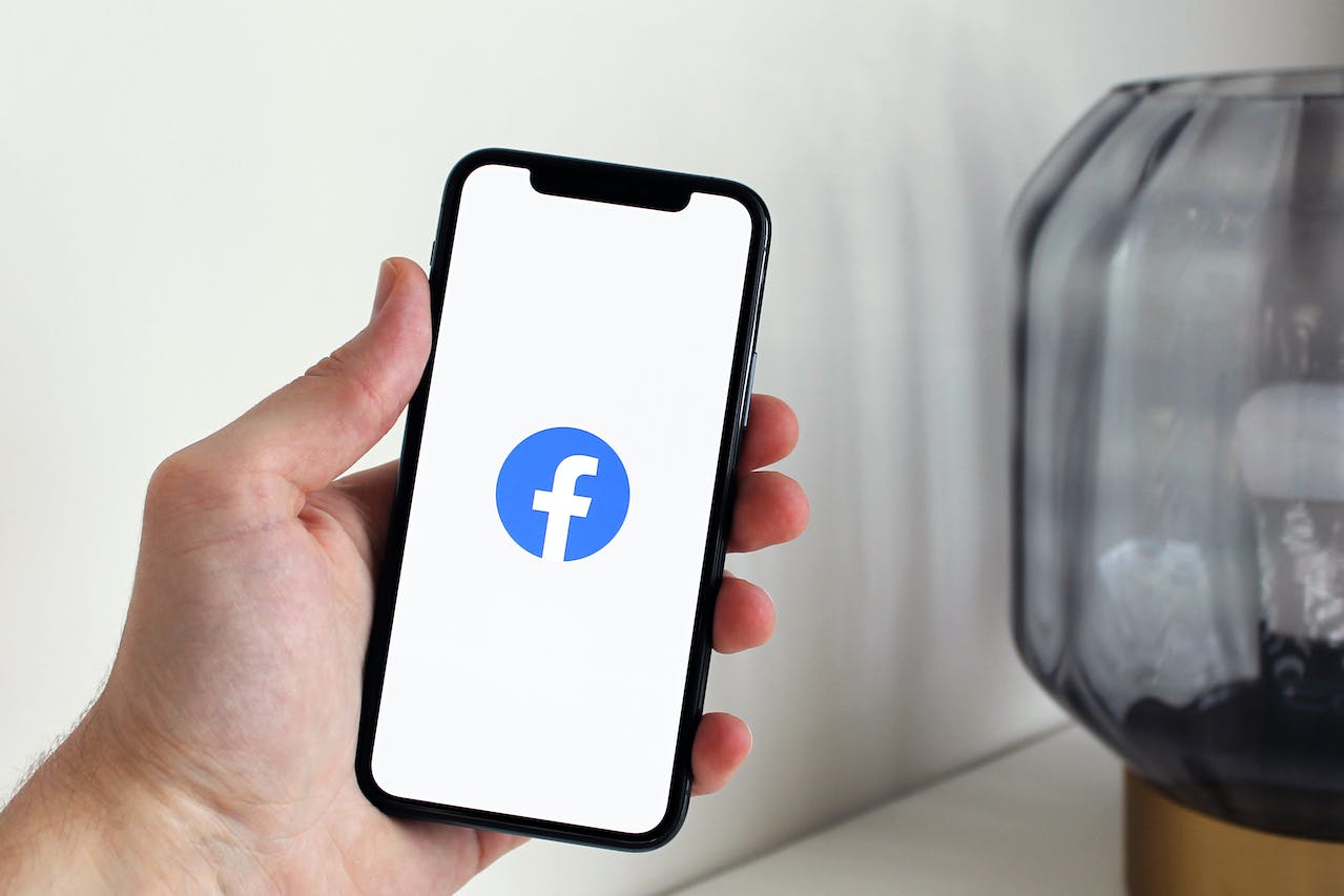 Facebook Ad Library gebruiken